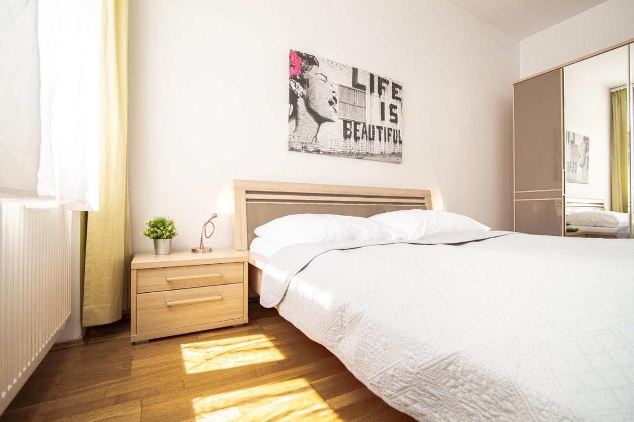 Apartment Davidgasse Wina Bagian luar foto