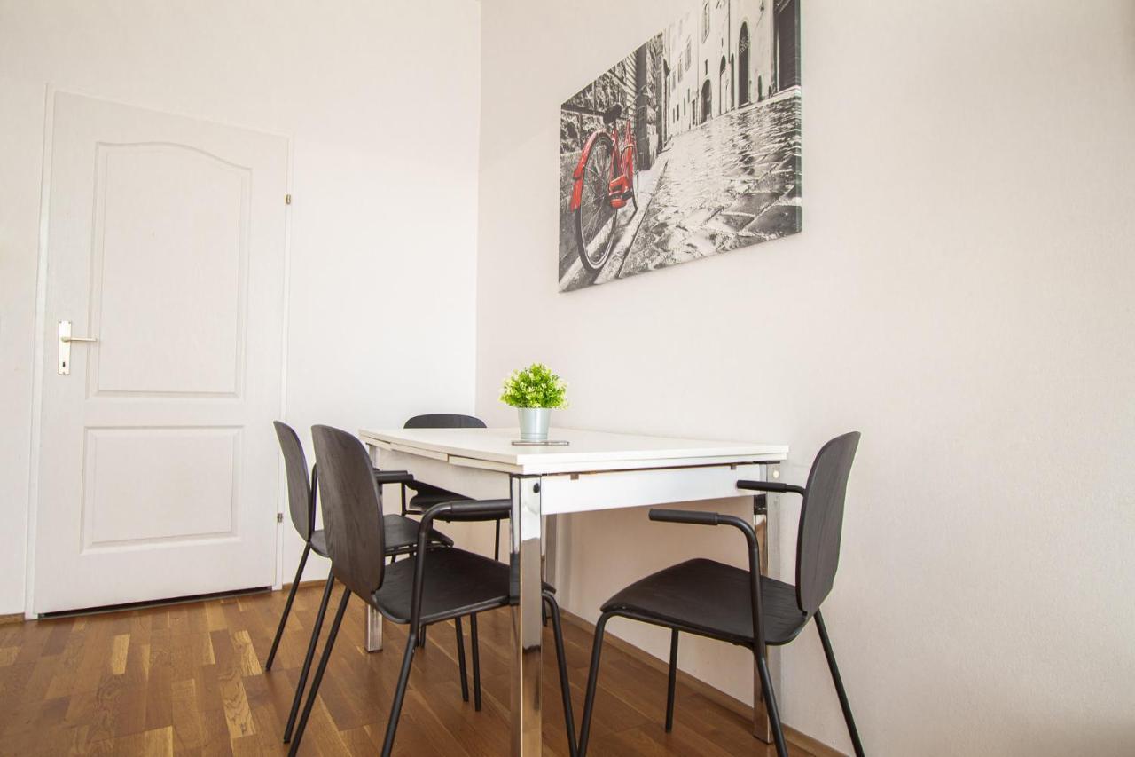 Apartment Davidgasse Wina Bagian luar foto