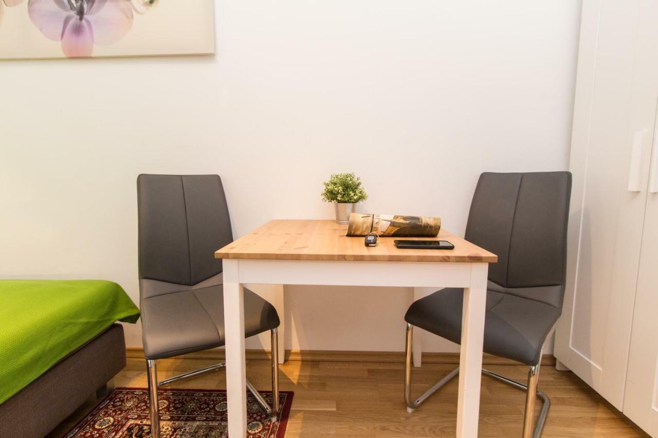 Apartment Davidgasse Wina Bagian luar foto